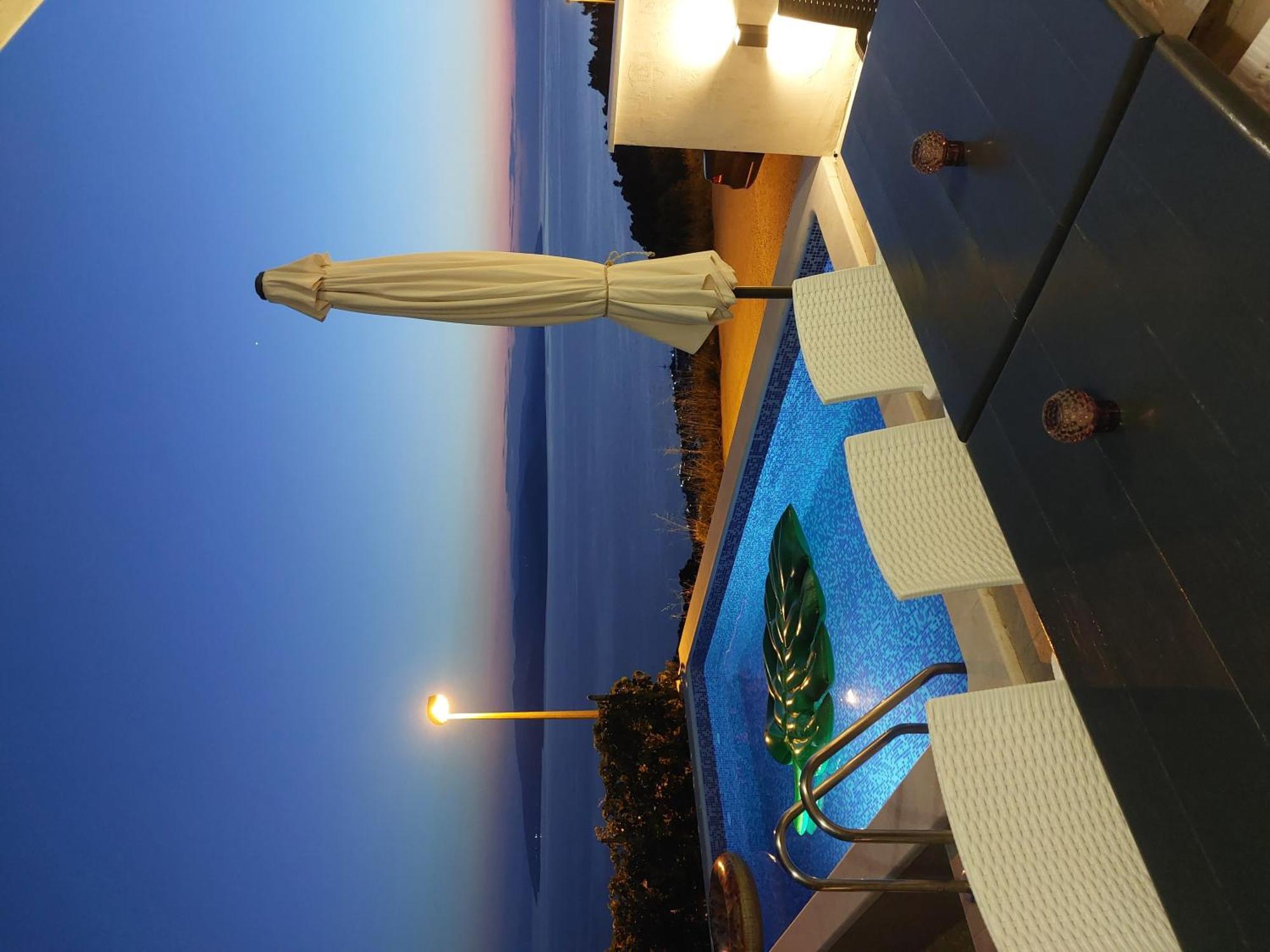 Charmy Petra With Pool Leilighet Makarska